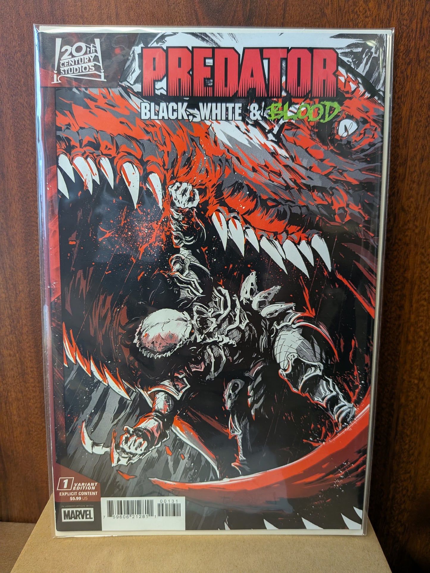 Predator: Black, White, and Blood #1 (Villanelli Variant)