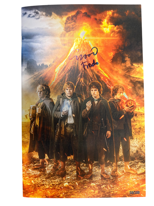 Fan Expo Chicago Lord of the Rings Exclusive Signed by Elijah Wood