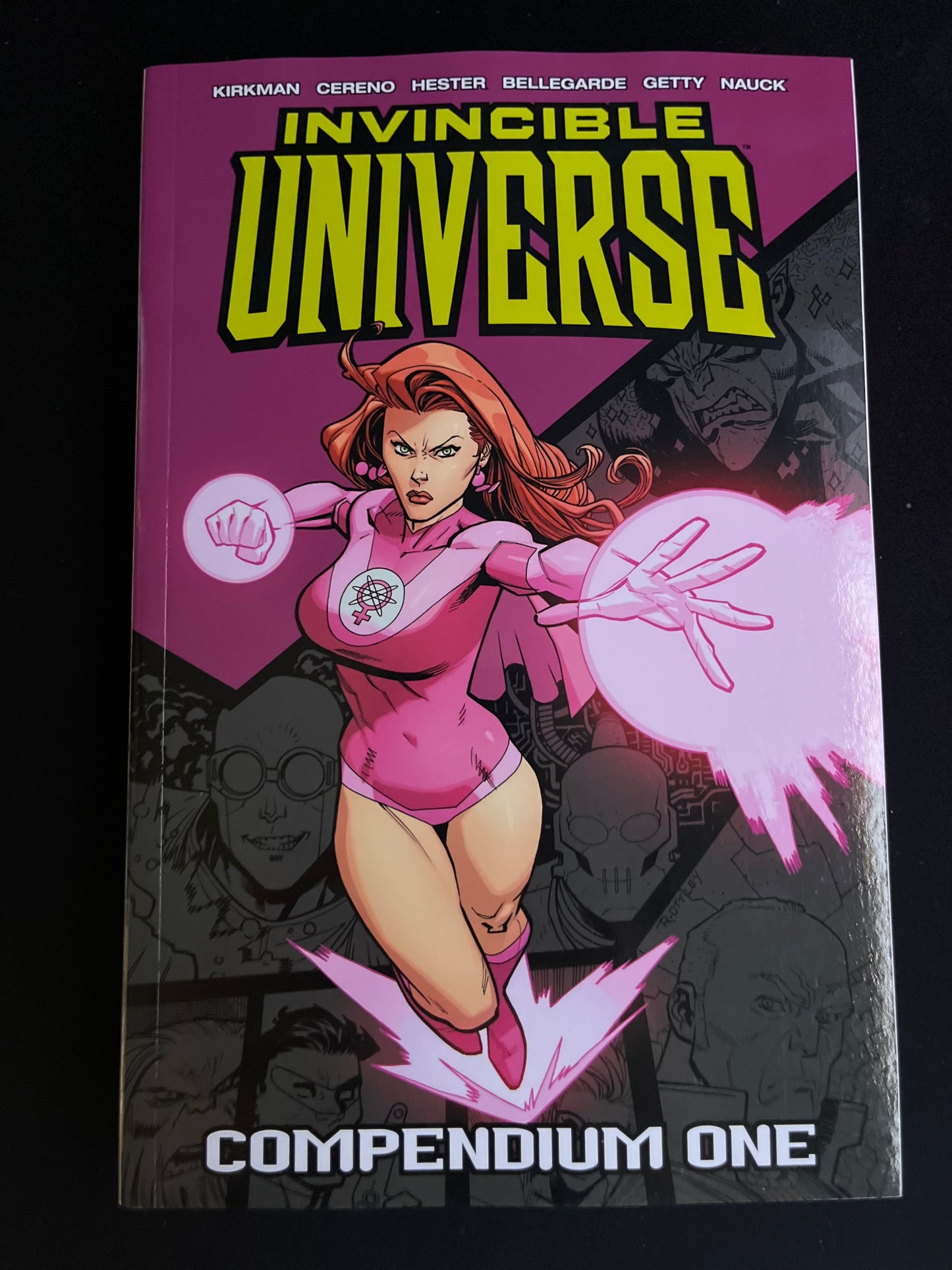 Invincible Universe: Compendium One